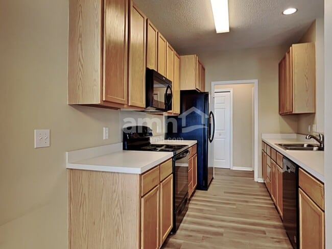 Photo - 318 Sunburst Way