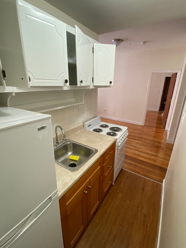 Building Photo - 66 Brighton Ave Unit 202