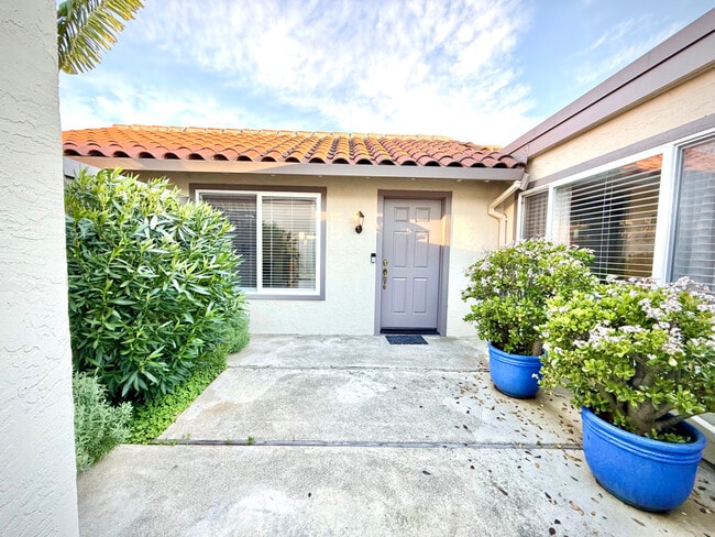 Photo - 1582 Calle Enrique