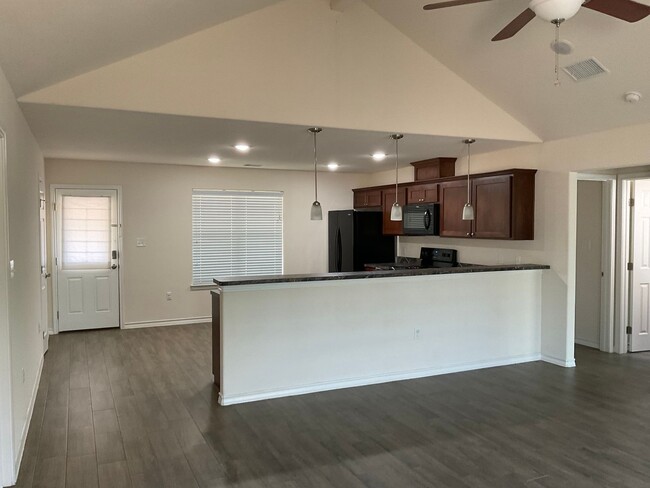 Photo - *COMING SOON* Lake Life Meets Modern Comfort in Kingsland!