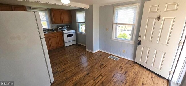 Photo - 1057 Foreman Ln