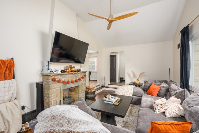 Photo - 195 S Sylvan Ave