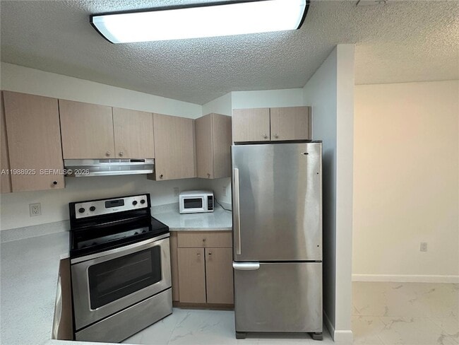 Photo - 9702 SW 138th Ave Unit 9702