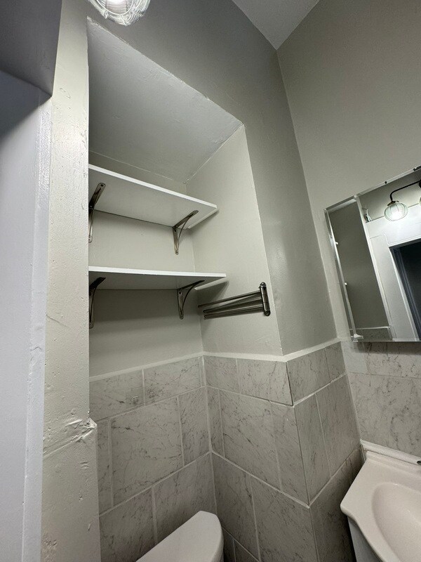 Photo - 416 Pembroke Ave