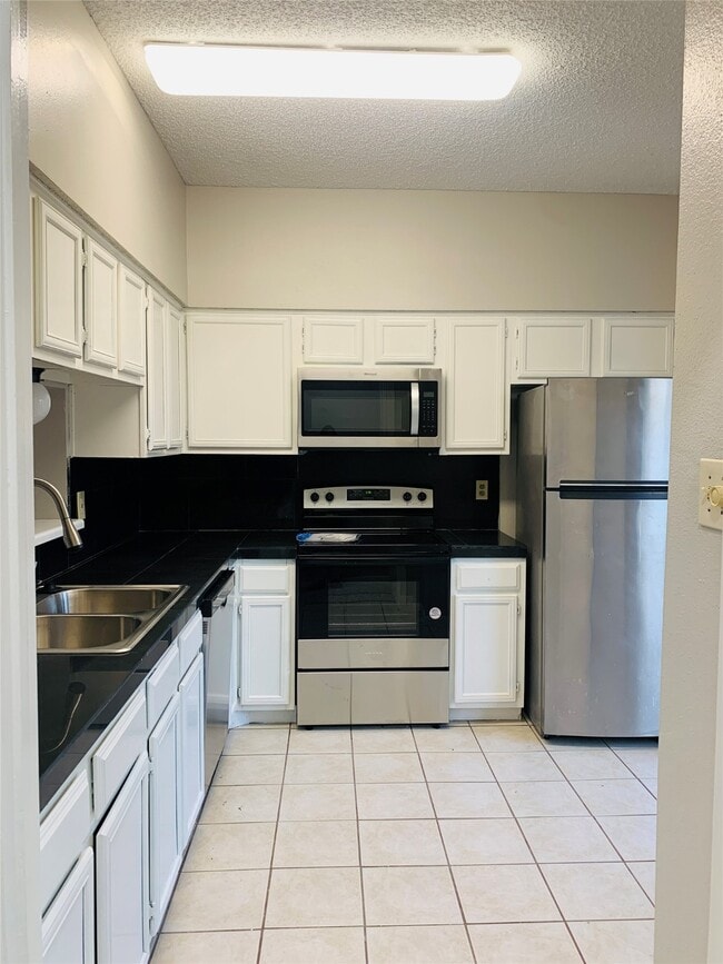 Photo - 12500 Brookglade Cir