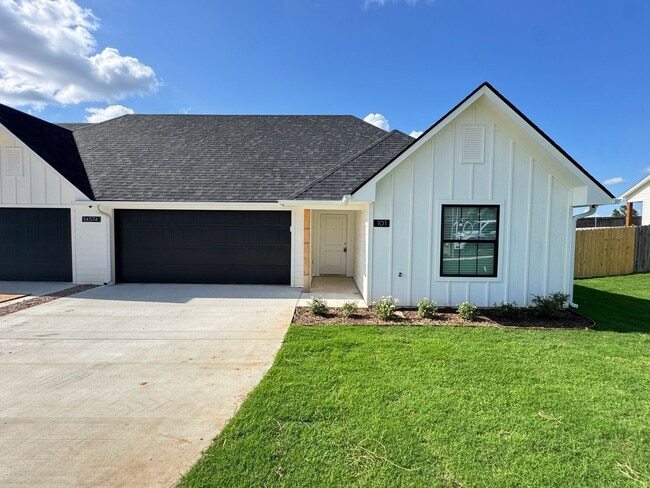 Building Photo - 14574 CR 2191 Unit 101