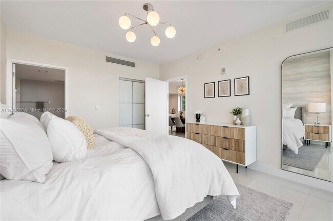 Photo - 9940 W Bay Harbor Dr Unit 5F-N