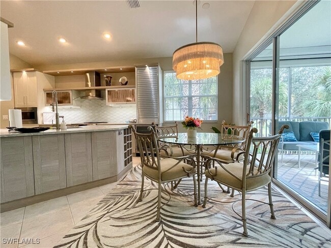 Building Photo - 9211 Palmetto Ridge Dr Unit 201