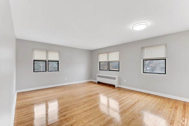 Building Photo - 125 Forest Ave Unit 5A Rental