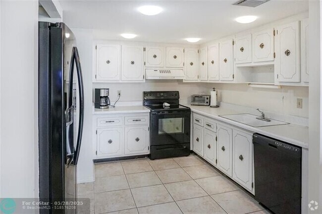 Building Photo - 2800 N Ocean Dr Unit B-17D Rental