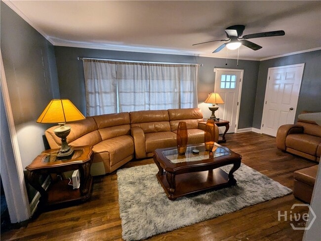 Photo - 614 E 37th St