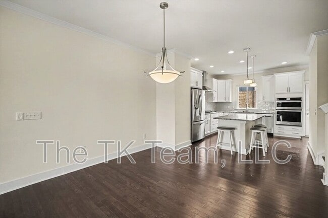 Photo - 2712 Grand Union Way