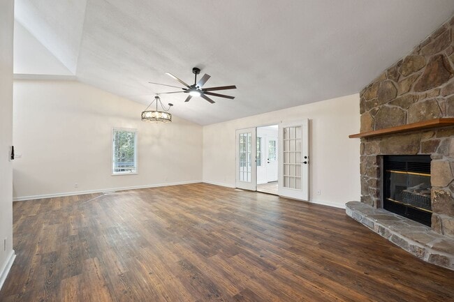 Photo - Location, location, location! 3 bedroom / 2 bath remodeled home in the middle of Fairfield Glade ...