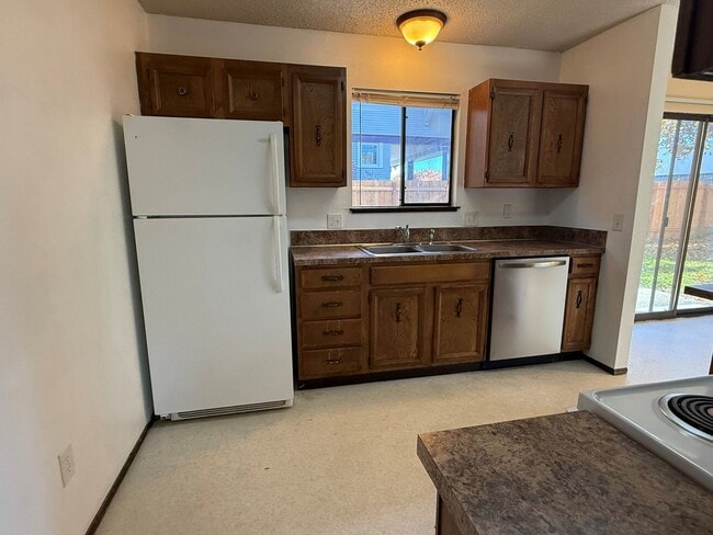 Photo - 925 Gellatly St Unit 1