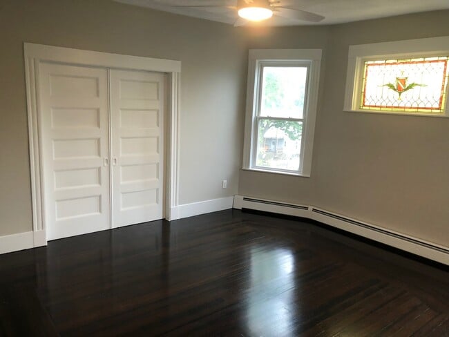 Photo - 158 Holland St