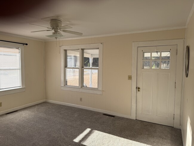 Photo - 5758 Hwy 70 W