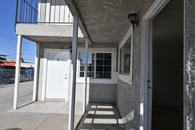 Building Photo - 2 Bedroom Apartment -Las Vegas -NO PETS -1... Unit 2