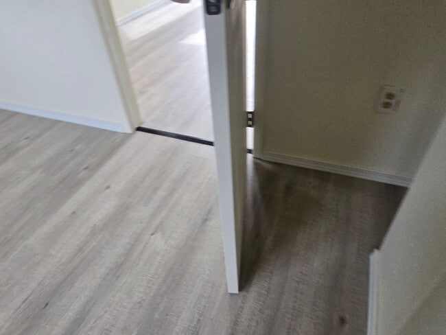 Photo - SS2231-3 Unit B