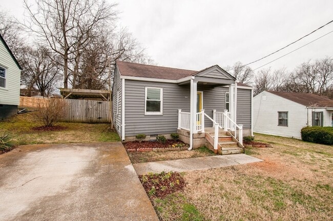 Photo - 821 W McKennie Ave