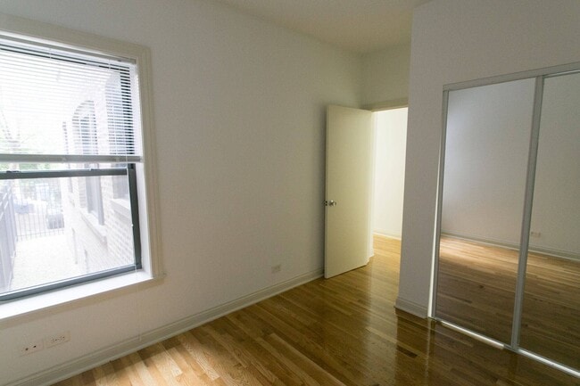 Photo - 5400-5408 S. Ingleside Avenue