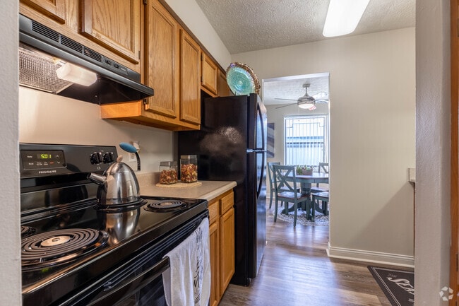 Hickory: Kitchen/ Dining room