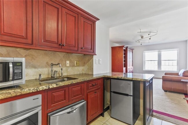 Building Photo - 199 14th St NE Unit 812 Rental