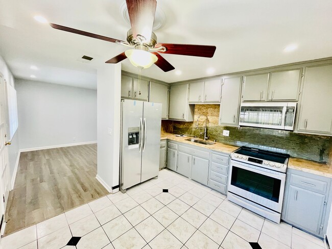 640 Pinewood Dr Unit 3