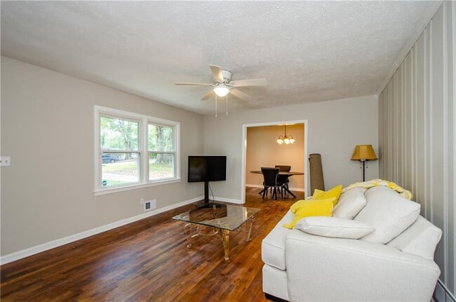 Photo - 123 Arnold Pl
