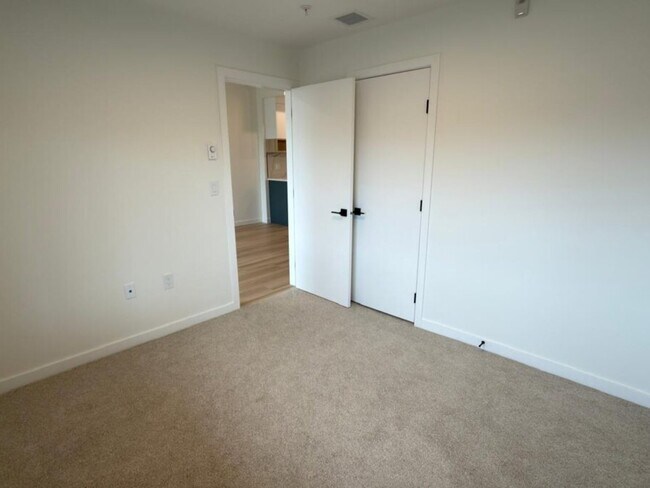 Brand New Condo At Park & Maven