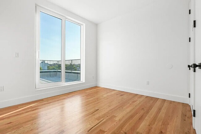 Photo - East 28th Street