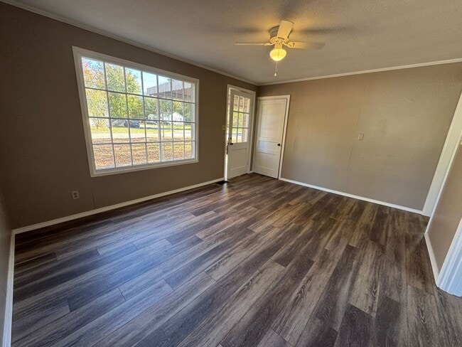 Photo - 1401 N Detroit Ave