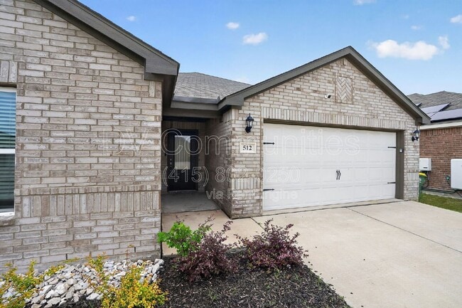 Photo - 512 Albert Anthony St