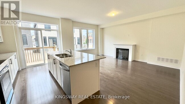 Photo - 16 Blick Crescent