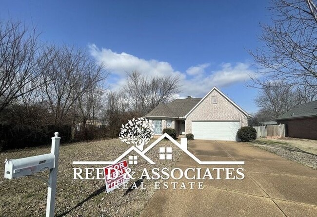 Photo - Just Minutes Away from Oakland Elementary ...