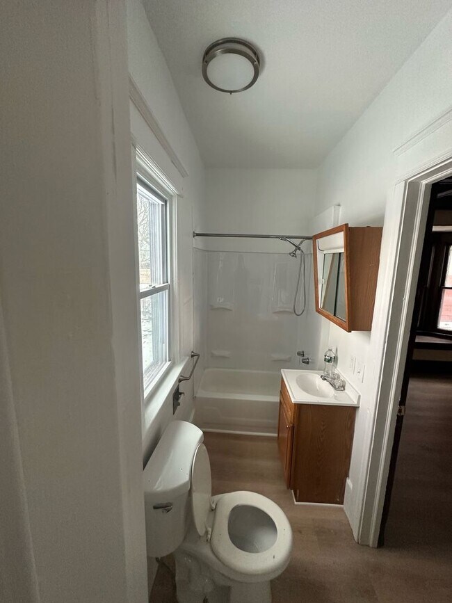 Photo - 37 Forester St Unit 37 Forester St (Lower)