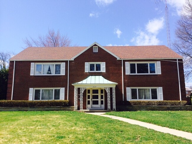 Building Photo - 2127 Collinway St Unit 2