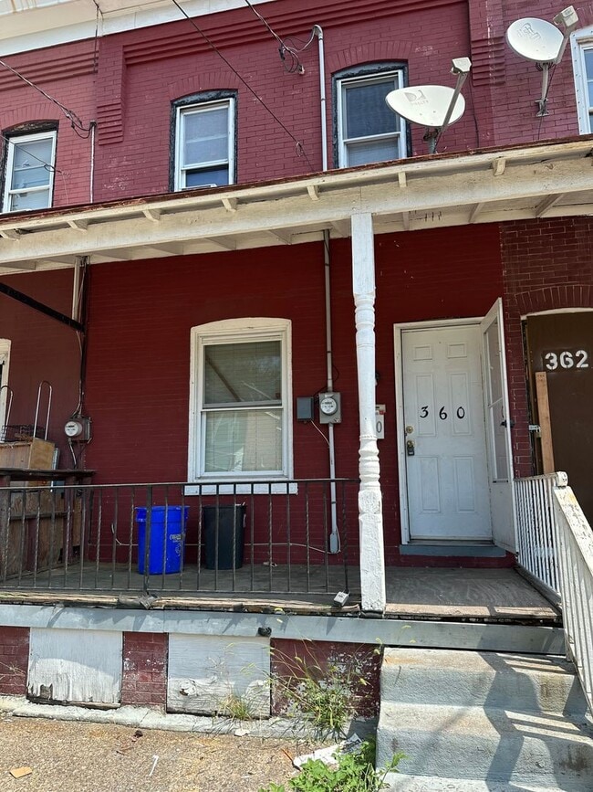 Building Photo - 3 Bedroom 1 bath Rental