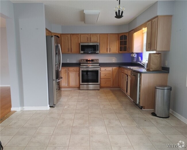 Building Photo - 579 Homestead Dr