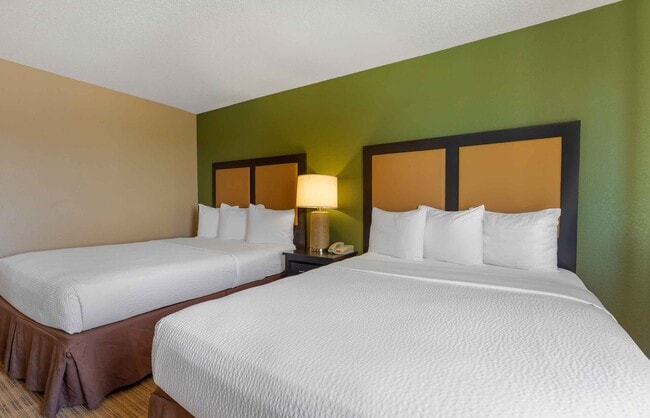 Furnished Studio-Detroit - Warren