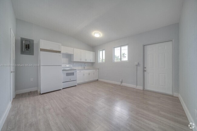 Building Photo - 10295 SW 178th St Rental