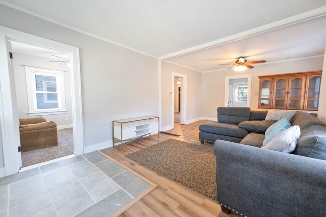 Photo - 326 S West St