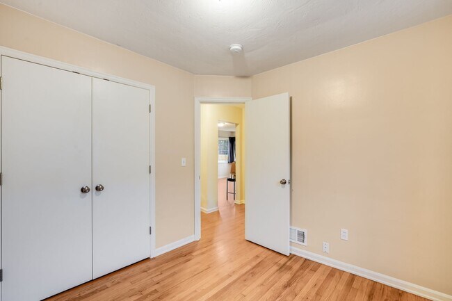 Photo - 4811 N Maryland Ave