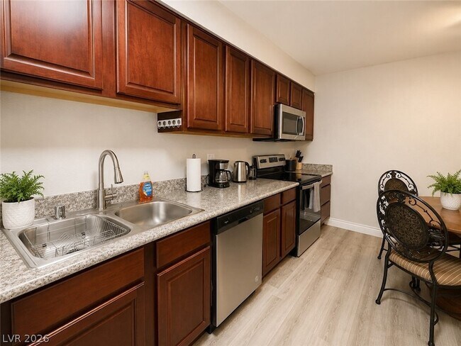 5026 River Glen Dr Unit 162