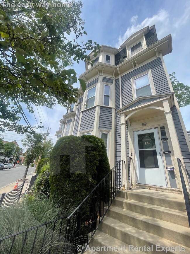 Building Photo - 57 Summer St Unit #2