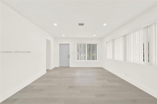 Photo - 350 Aledo Ave Unit B