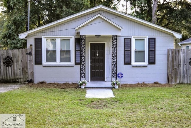Photo - 1442 Agatha St Casa