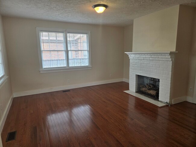 Photo - 1006 Holden St