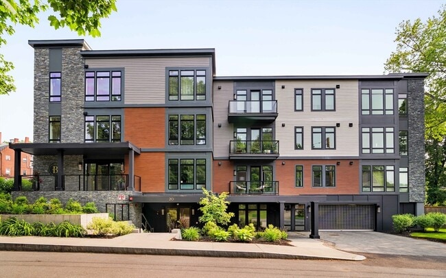 Building Photo - 20 Kinmonth Rd Unit 203