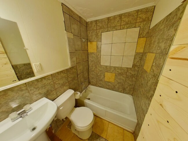 Photo - 3130 S Davidson St