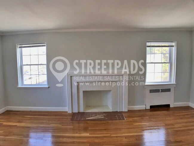 Photo - 1139 Beacon St Unit 6